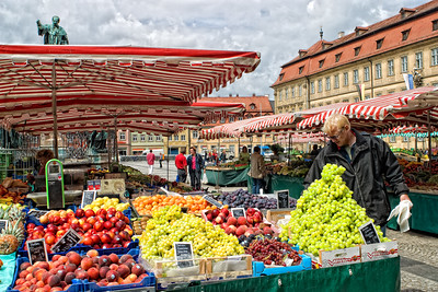  > Fruit market.